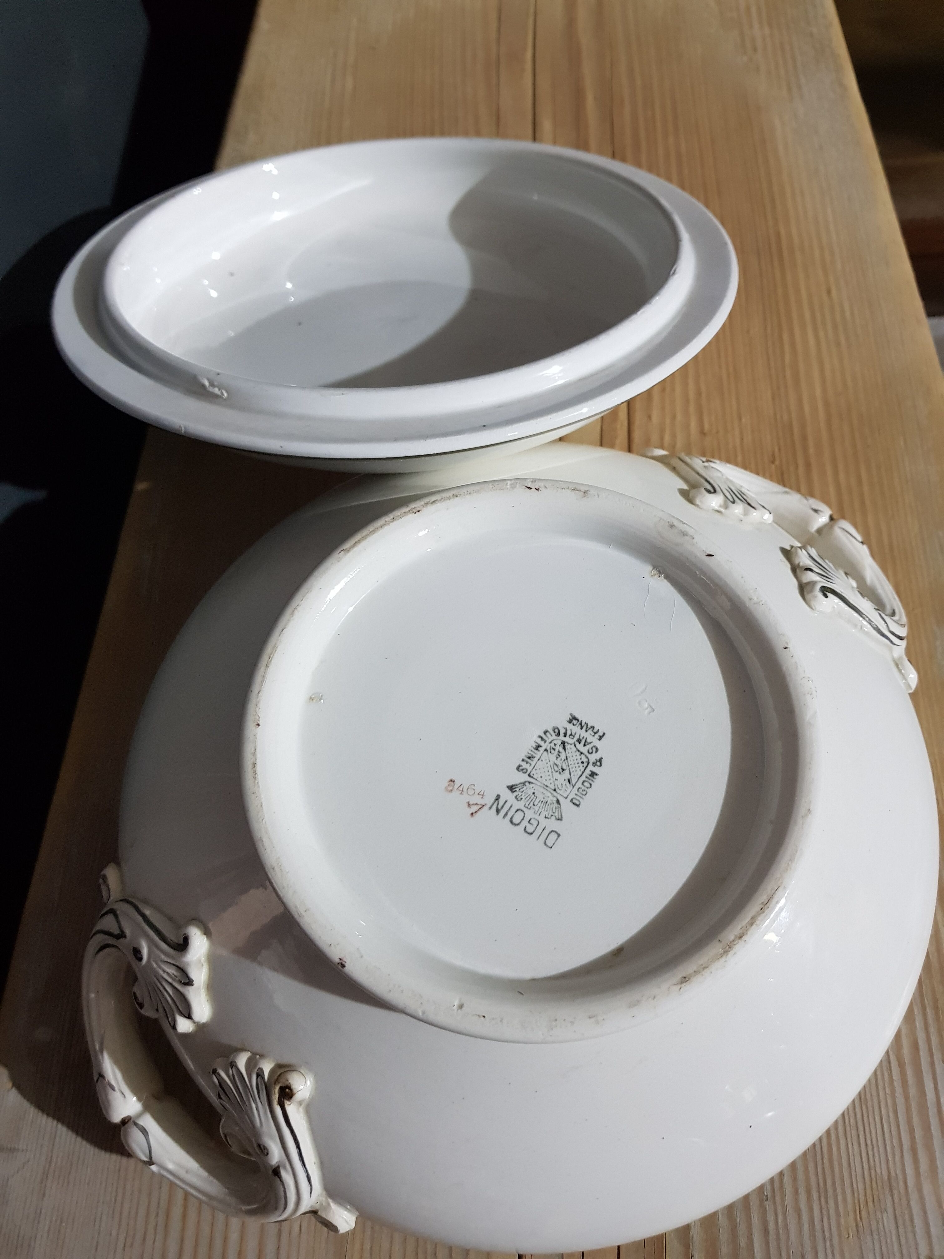 Vegetable lot & 4 matching flat plates Digoin Sarreguemines
