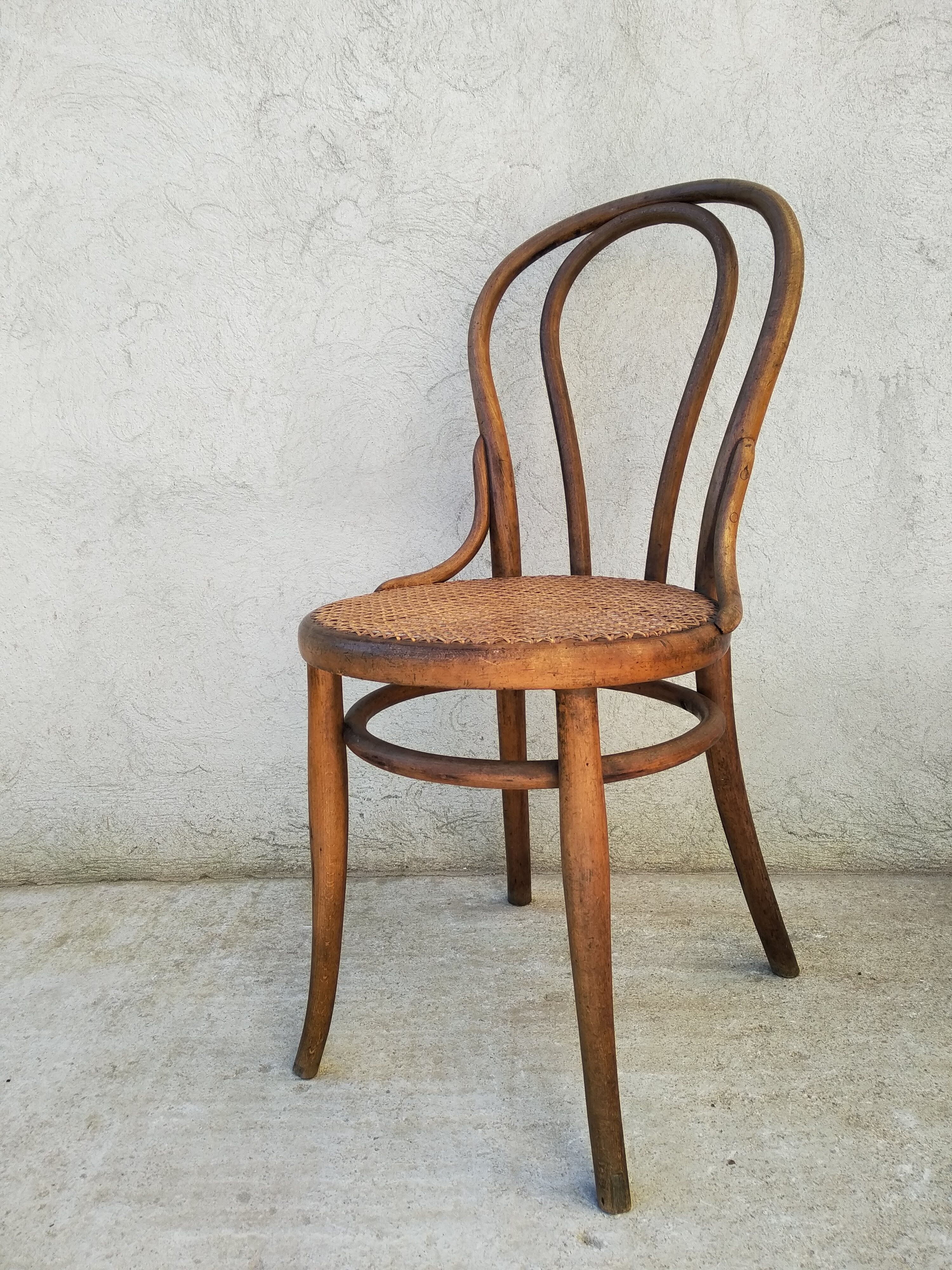 Chaise  bistrot Thonet n°18  fin XIX bois courbé assise cannée