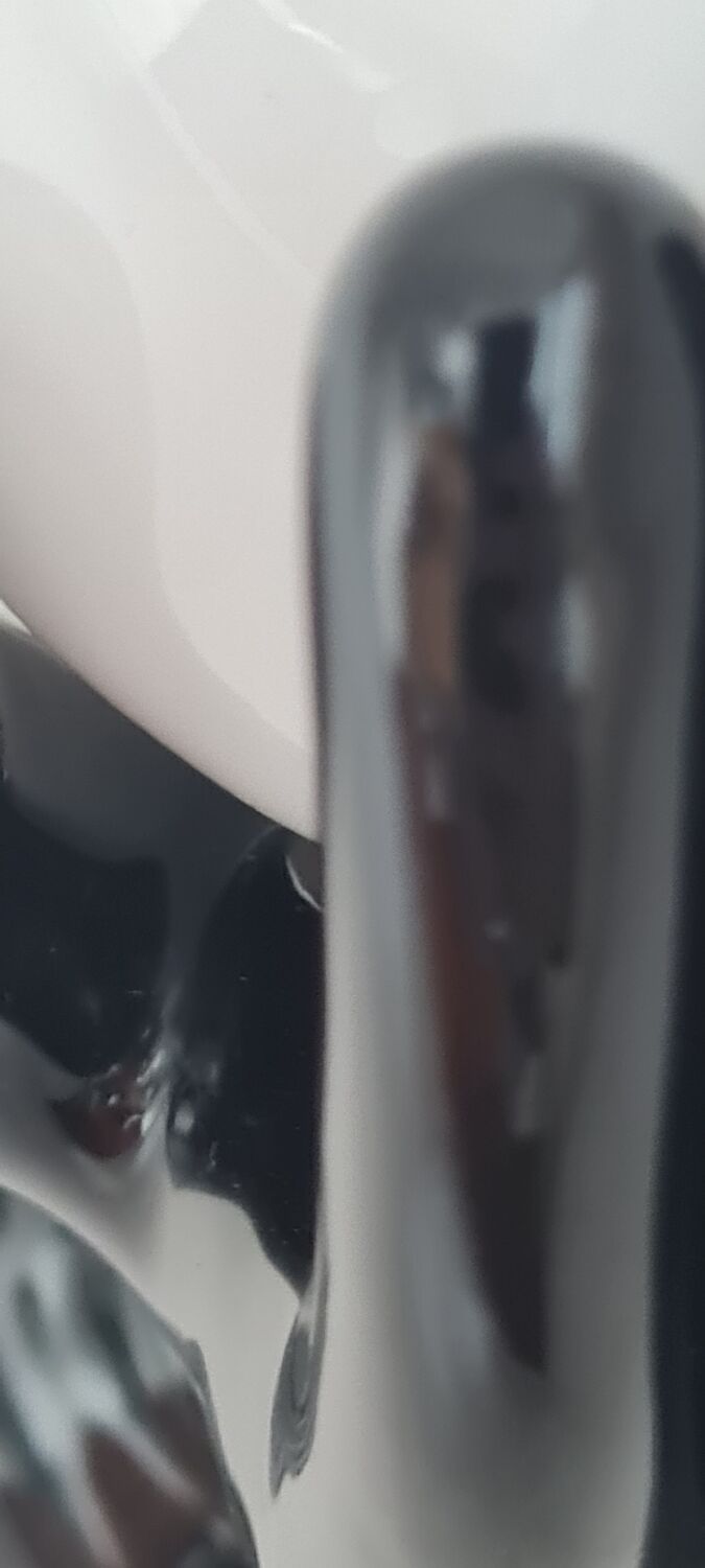 Opaline and porcelain wall light