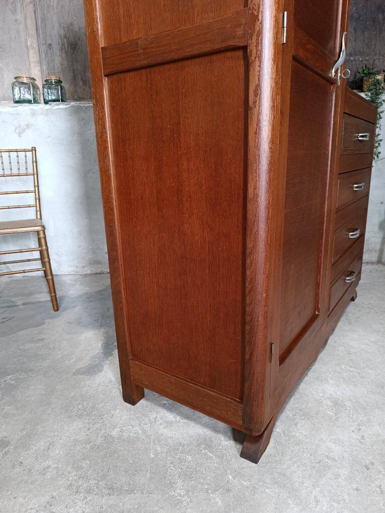Armoire asymétrique