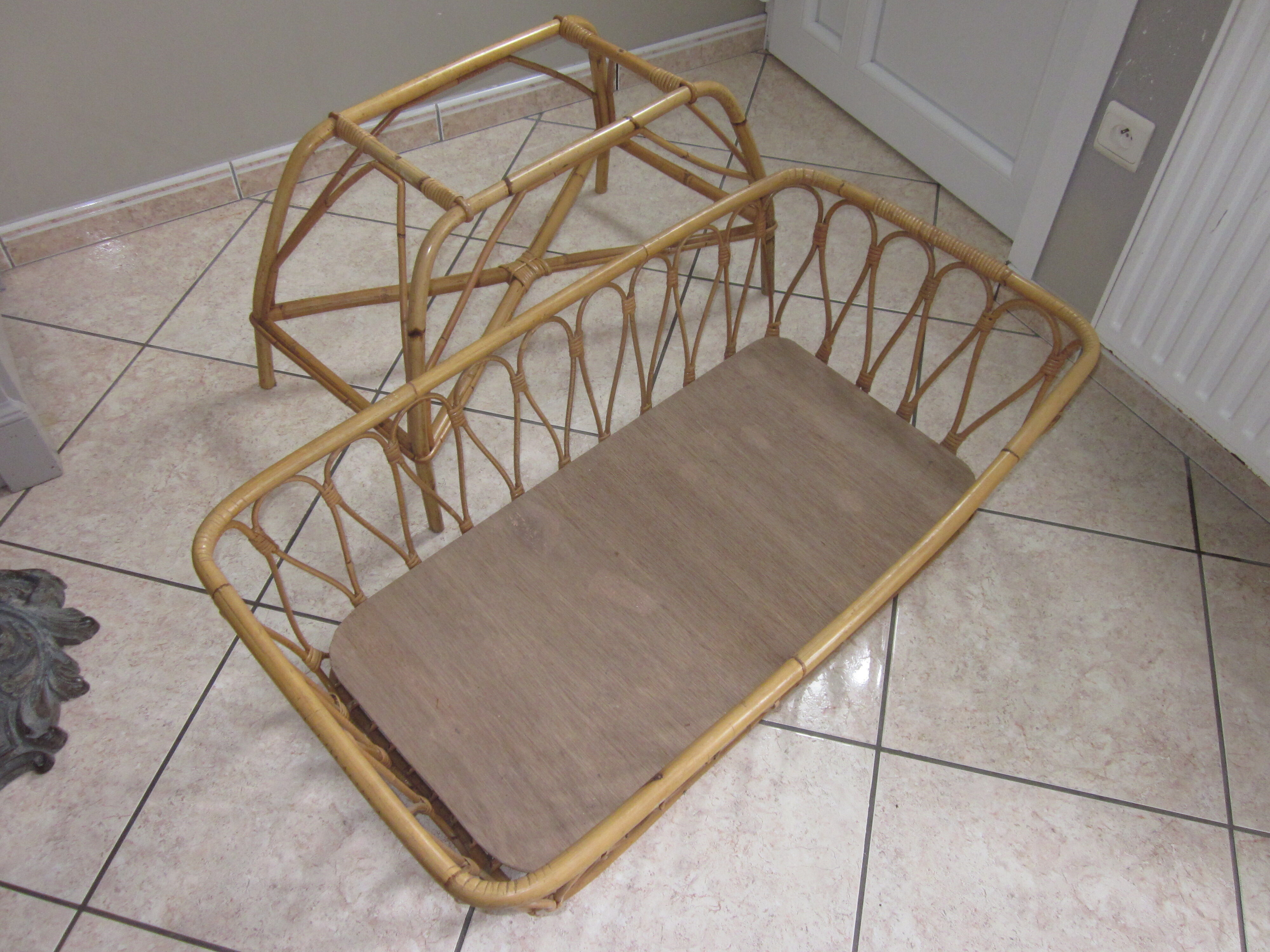 Baby vintage rattan bed