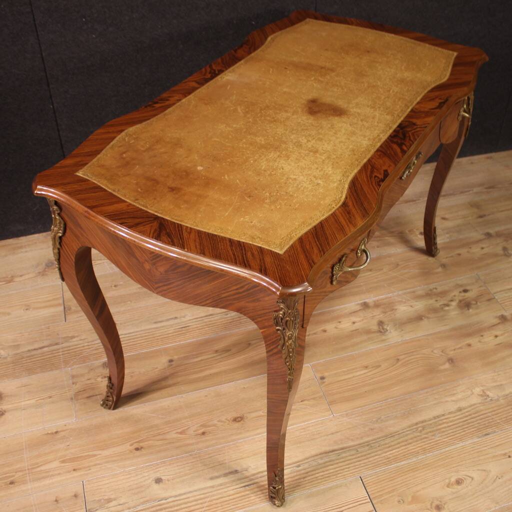 Bureau français de style Louis XV du XXe siècle
