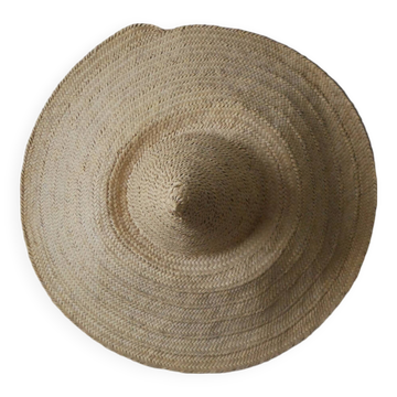 Chapeau paille osier tressé main fabrication artisanale objet décoration campagne bohème ethnique