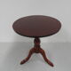 Table d’appoint ronde en acajou antique
