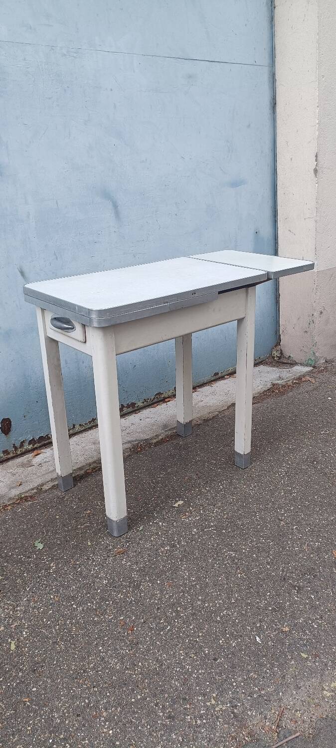 Table de cuisine vintage