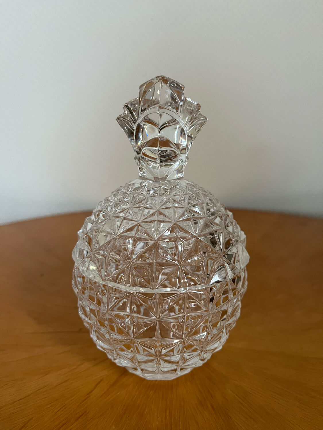 Pineapple candy box vintage