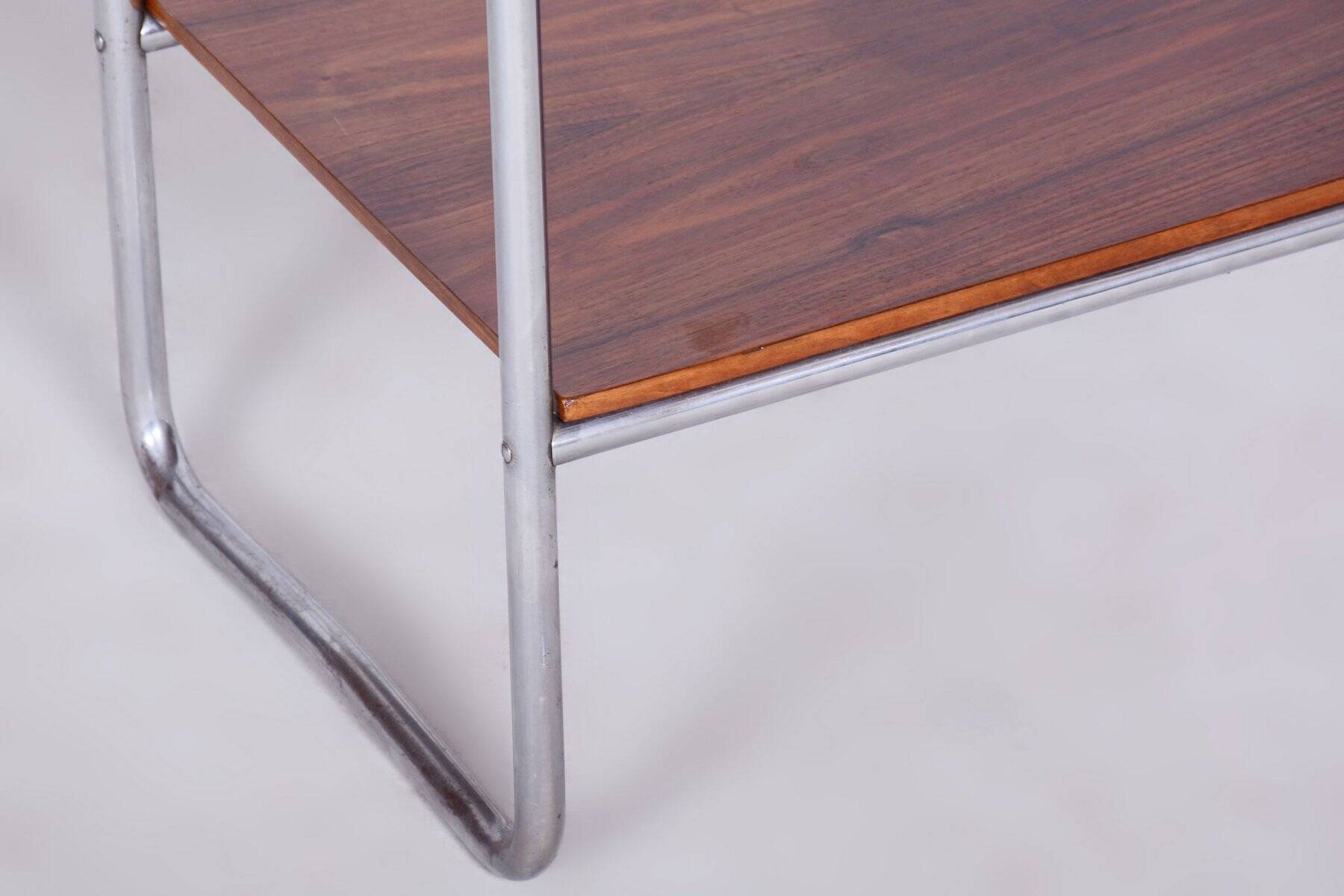 Table d'appoint Bauhaus tchèque en noyer et acier chromé, années 1930