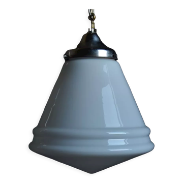 Suspension opaline