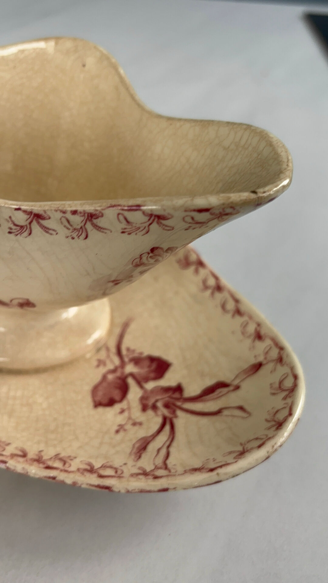 Red ironware sauce boat Gien honeysuckle model - ironware p