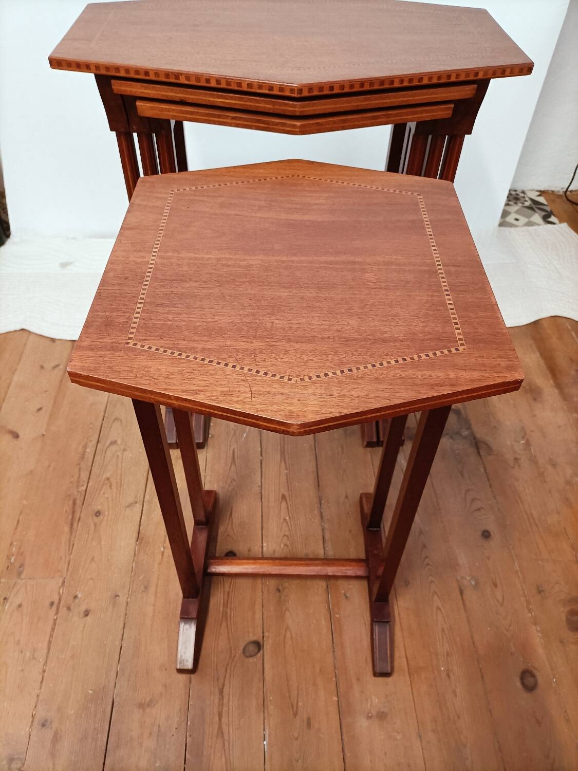 4 nesting marquetry tables