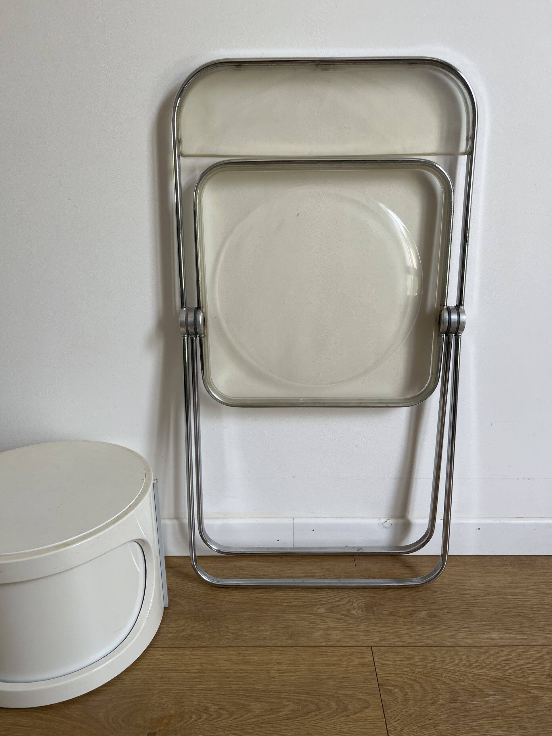 Plia chair by Giancarlo Piretti