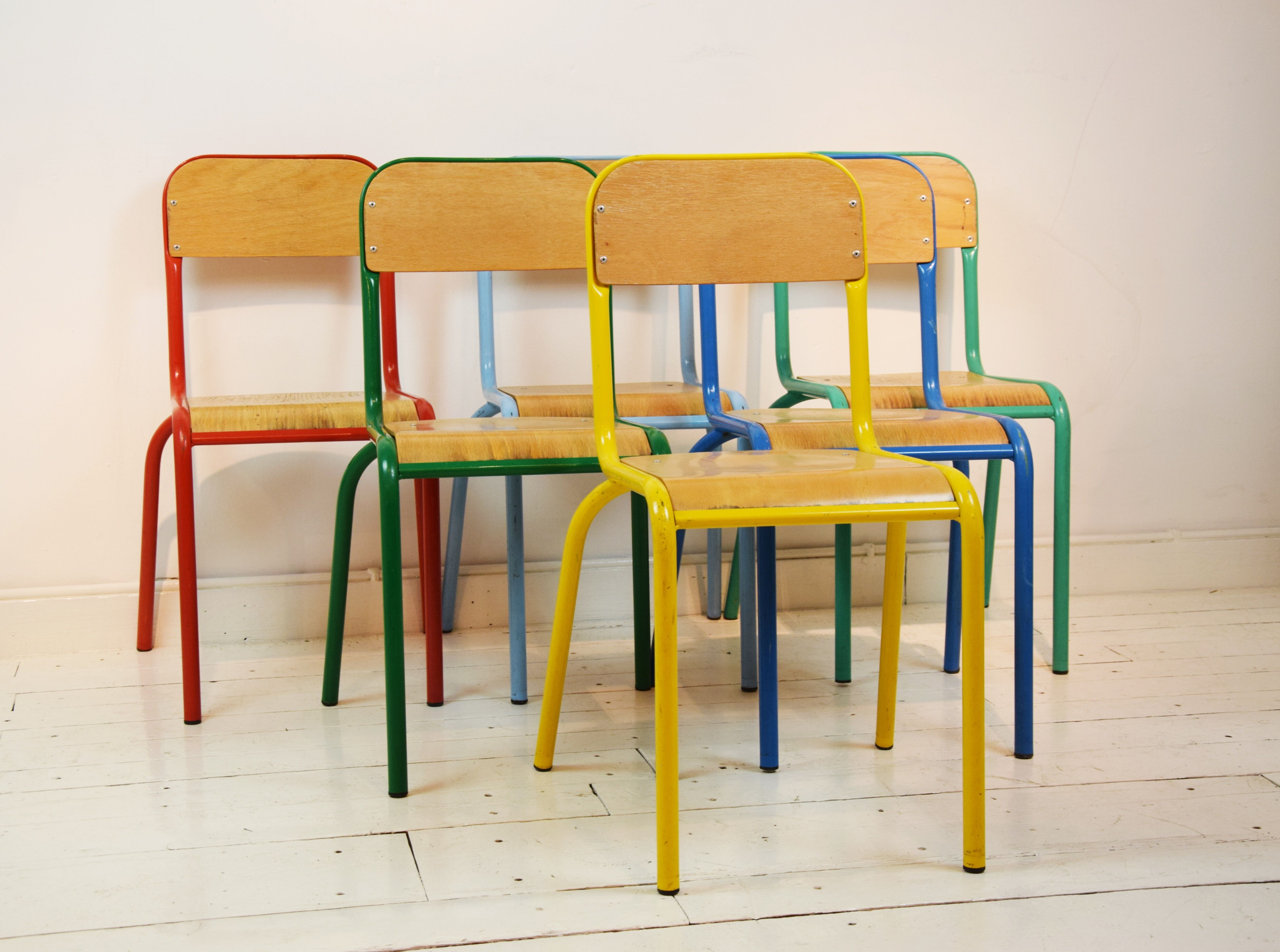 Série de 6 chaises en métal coloré