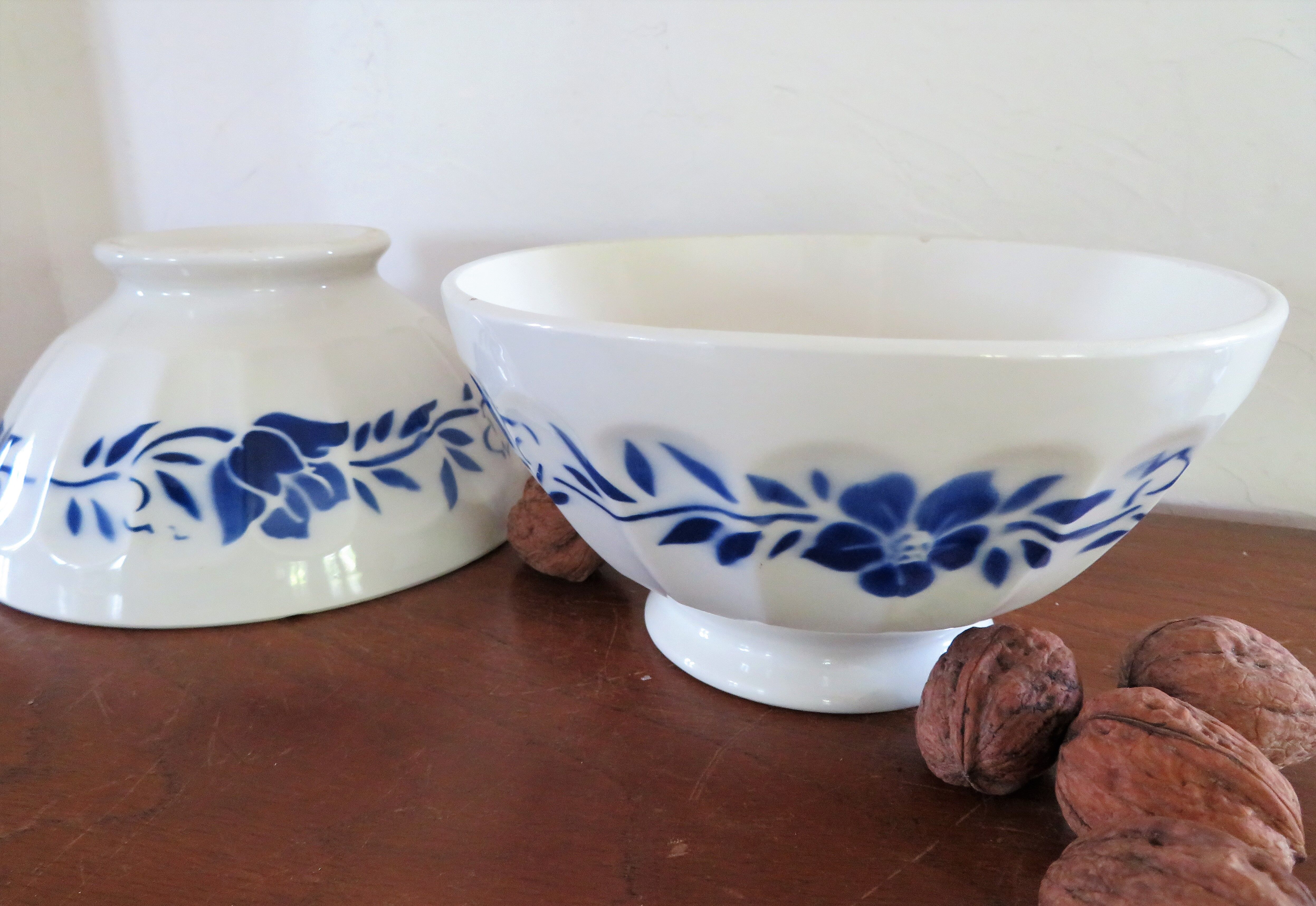 Old bowls, 18 cm