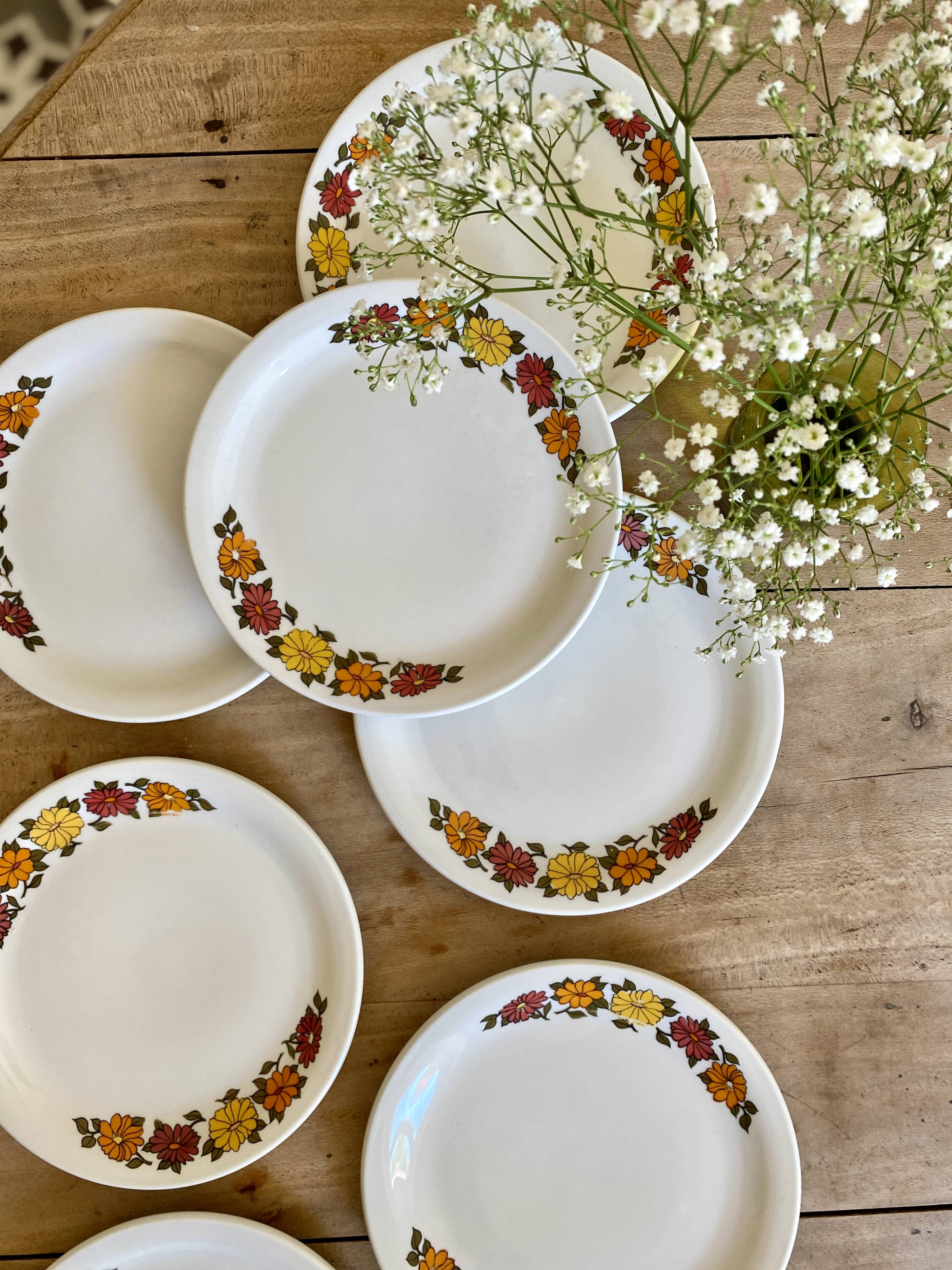 Set of 7 vintage dessert plates