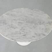 Tulip oval side table by Eero Saarinen for Knoll International – 1960s