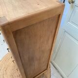 Vintage chest of drawers in light wood – natural elegance
