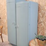 Asymmetrical wardrobe