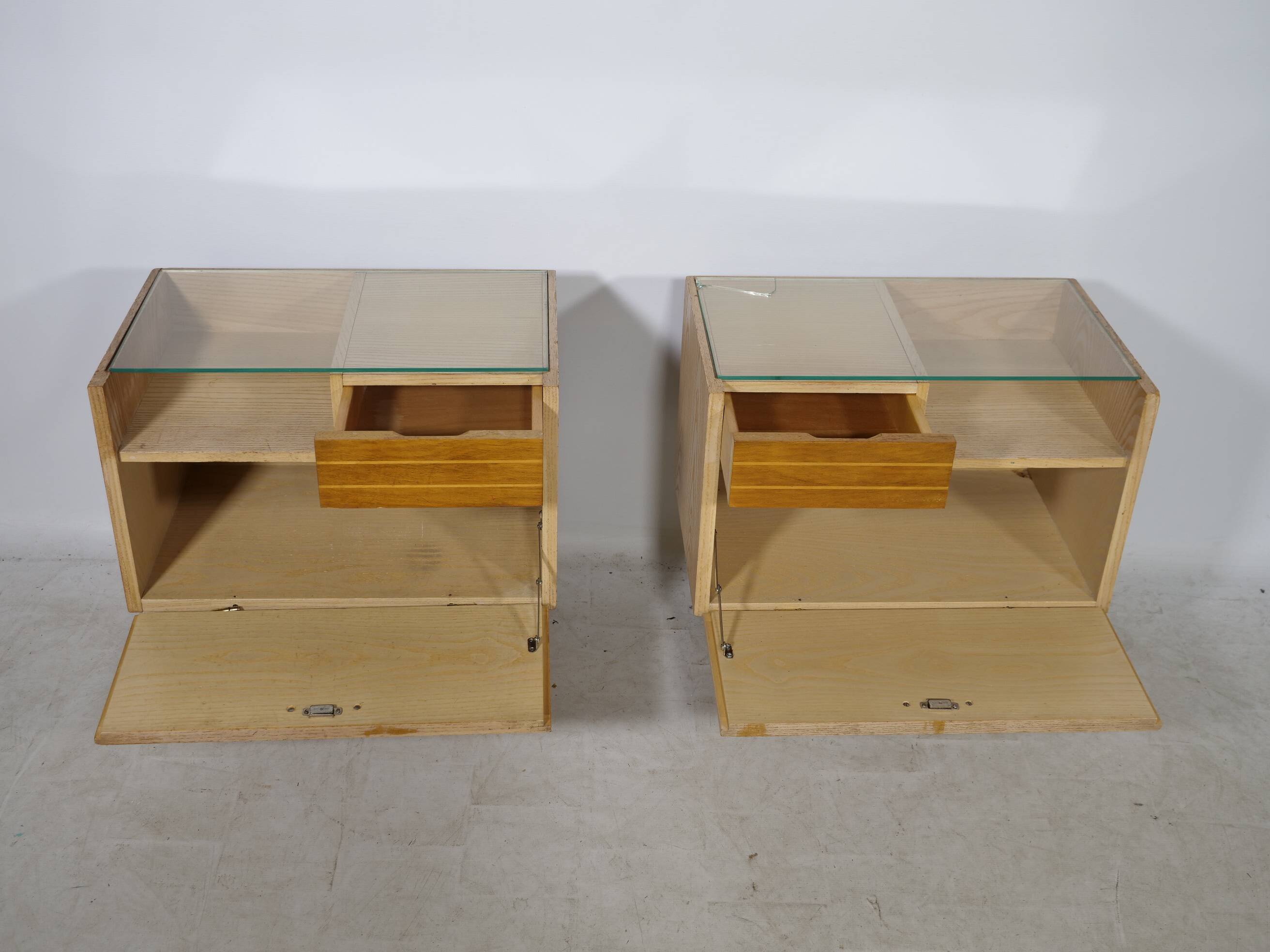 Mid-Century Design Vintage Bedside Tables with Metal Legs, Set of 2, 1960s