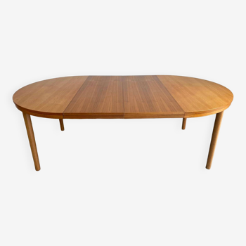 Danish round extendable table