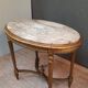 Tanle de milieu de style Louis XVI