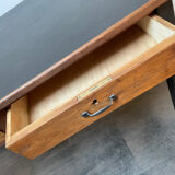 Desk / table