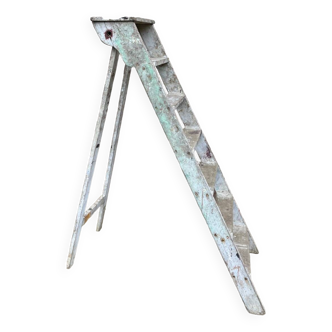 Painter's stepladder