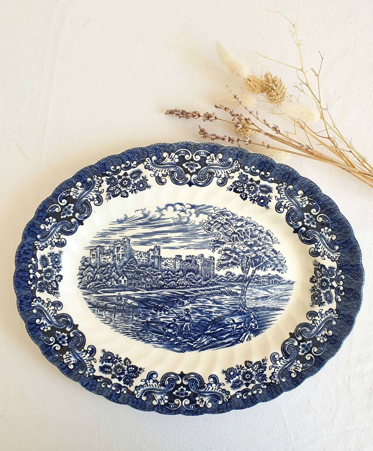 Plat en céramique anglaise