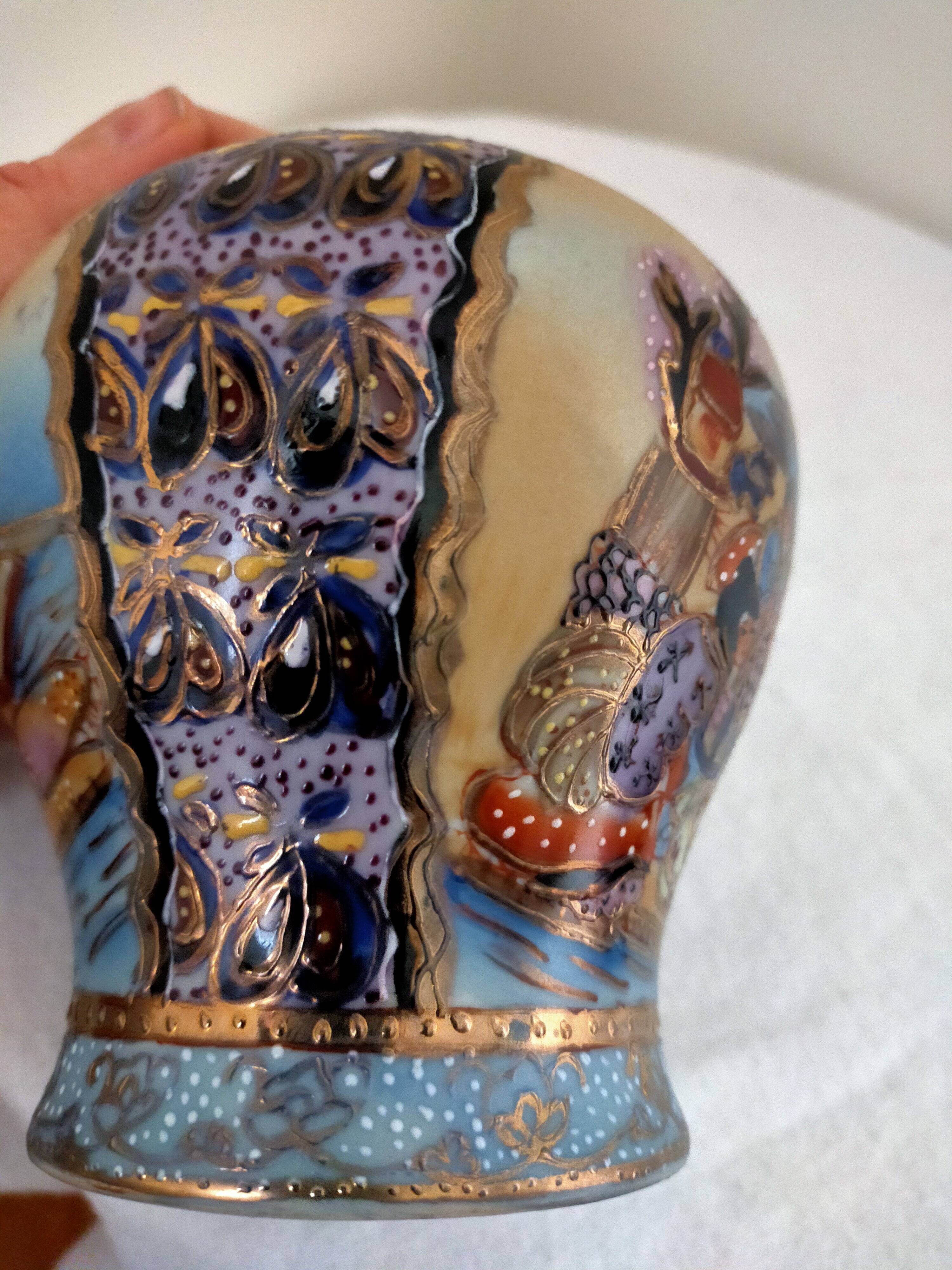 Vase or ginger or spice jar with handmade Satsuma lid