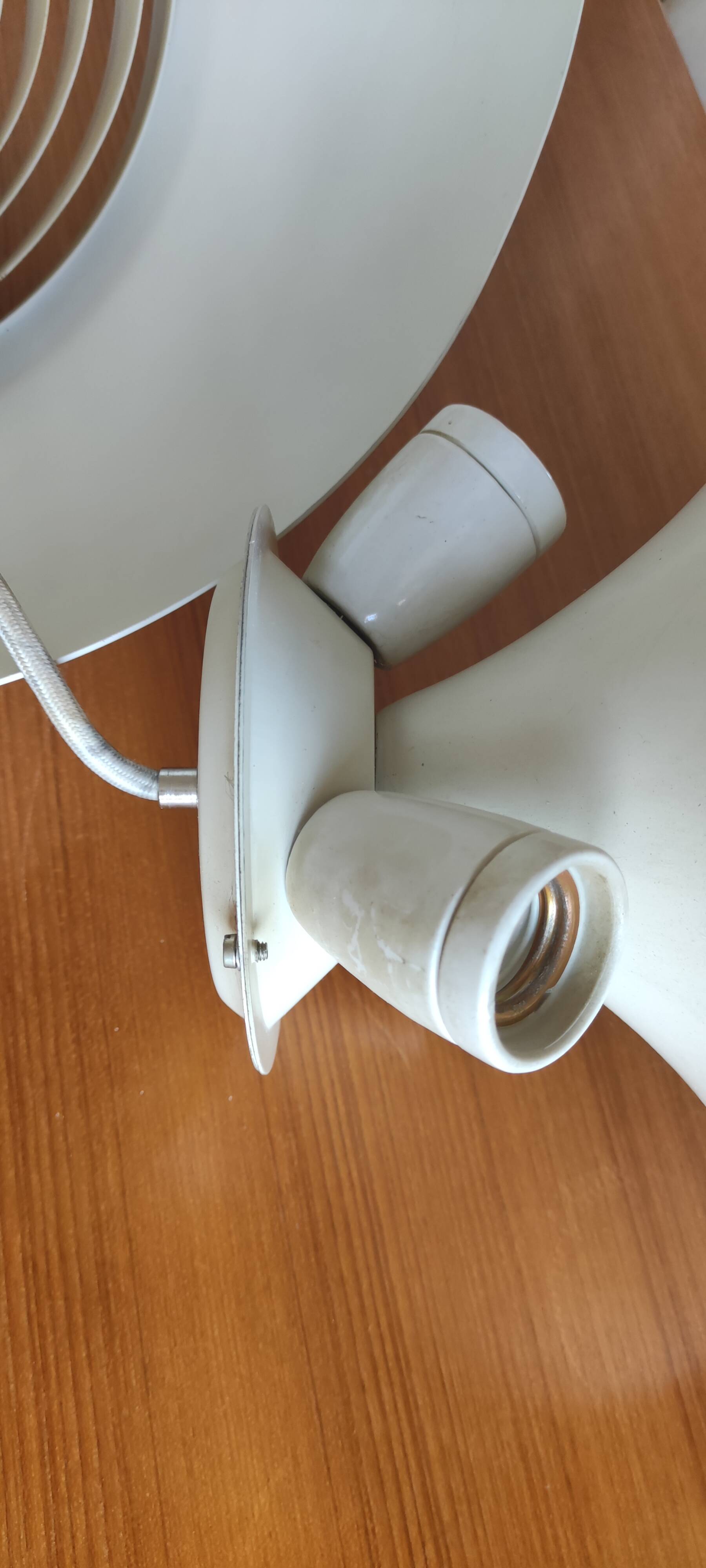 Suspension plafonnier Louis Poulsen AJ Royal 500 Arne Jacobsen