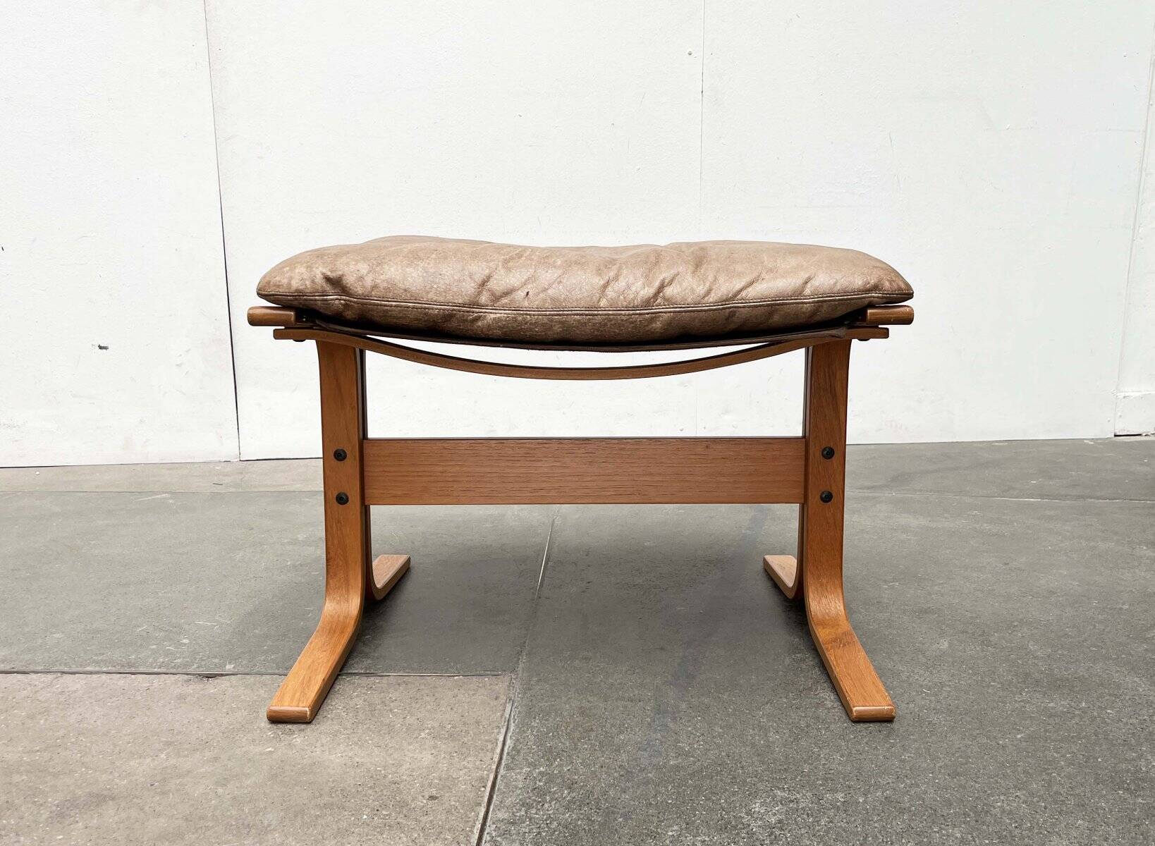 Modern Mid-Century Norwegian Siesta Pouf in Leather by Ingmar Relling for Westnofa, 1960s