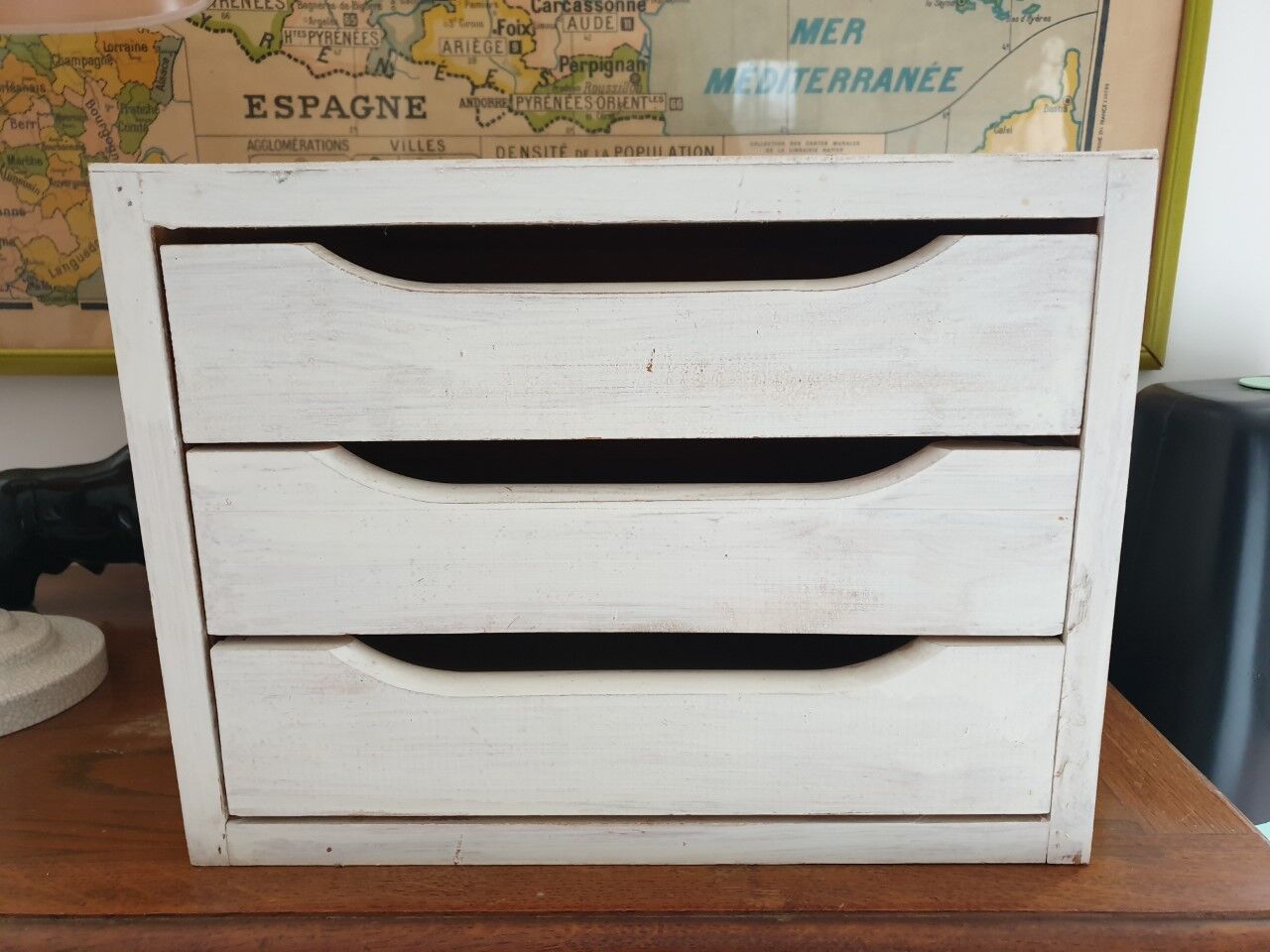 Binder with wooden backrest