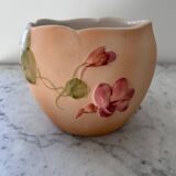 Cache pot en barbotine décor capucines 