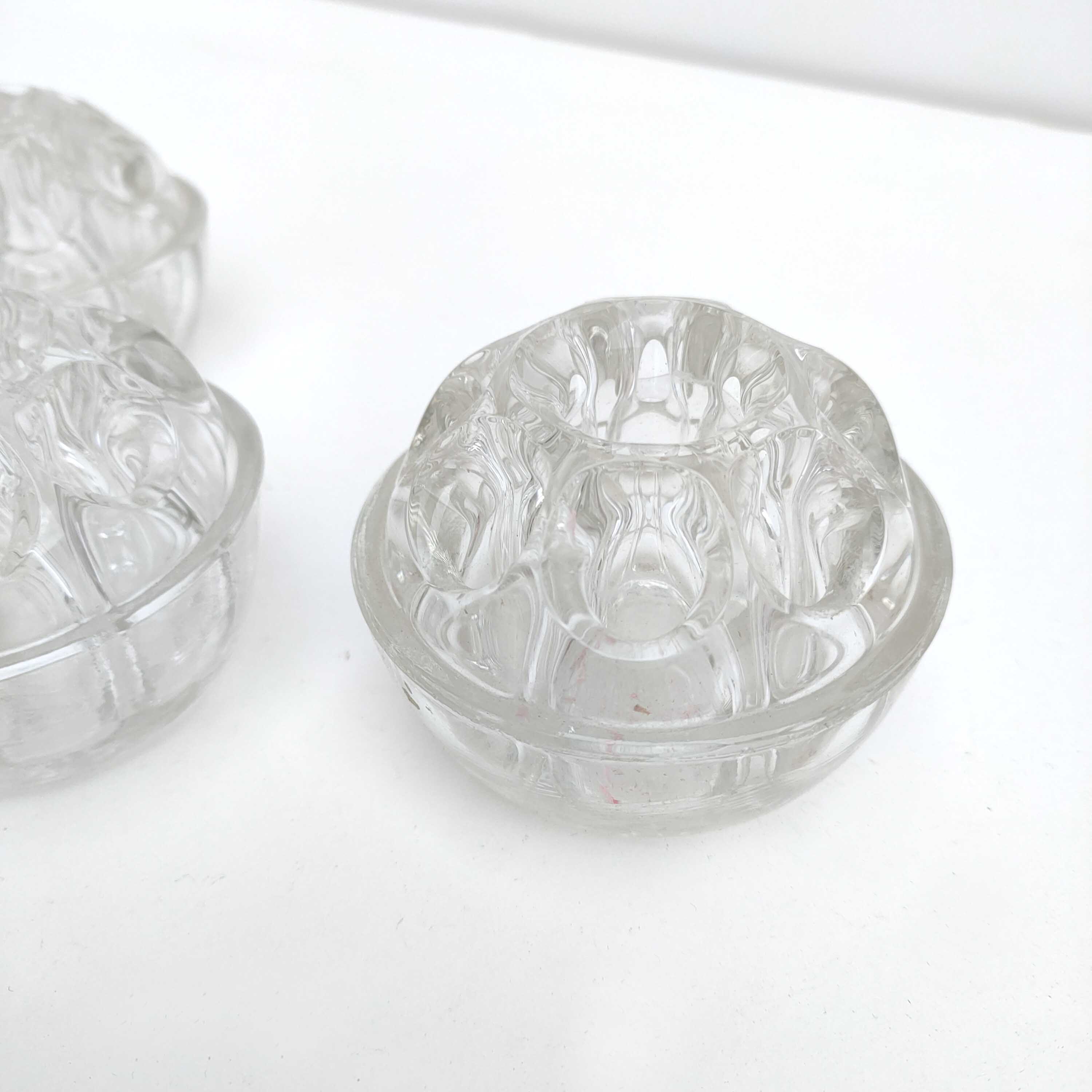 Set of vases pique flowers in glass