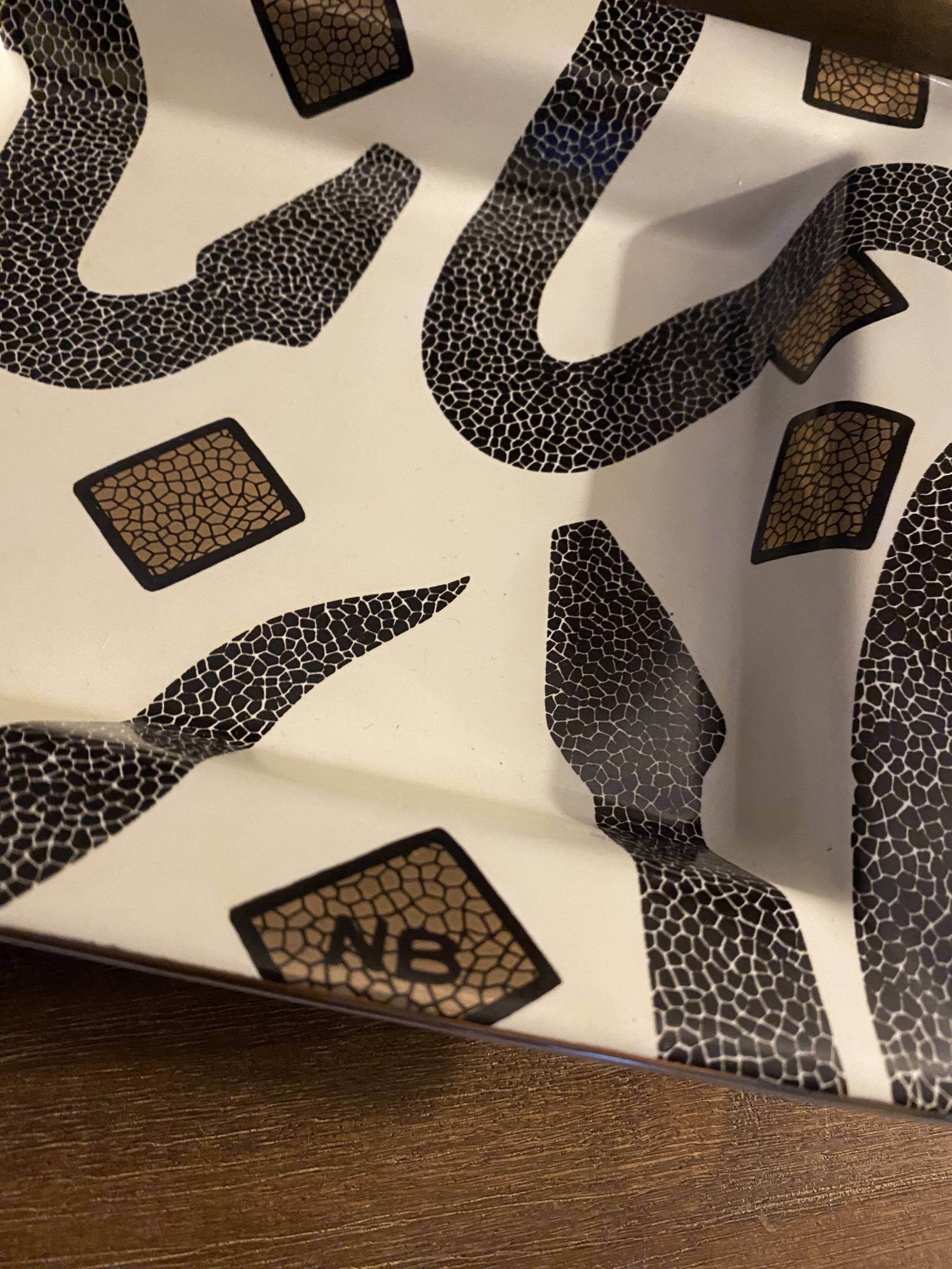 Nicolas Blandin porcelain pocket emptier