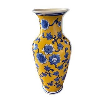 Ceramic vase