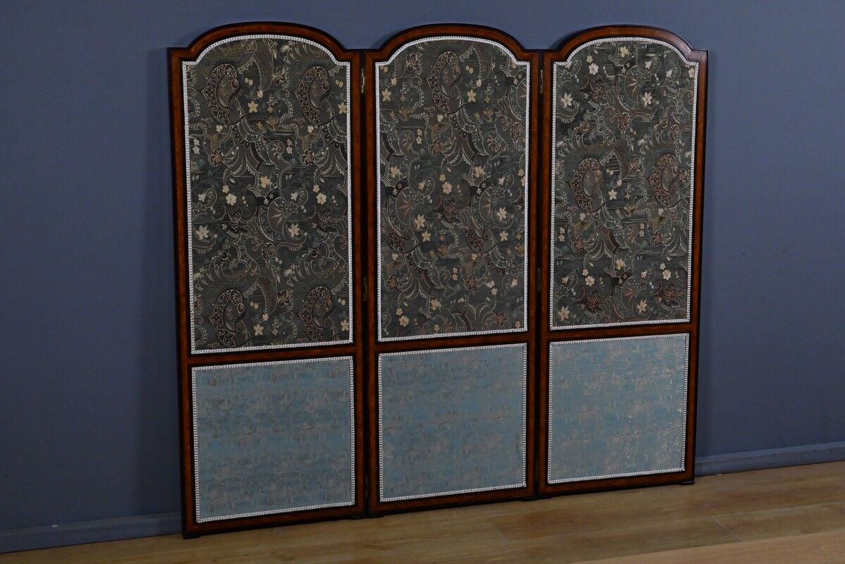 Fabric screen, mahogany and rosewood – 1900