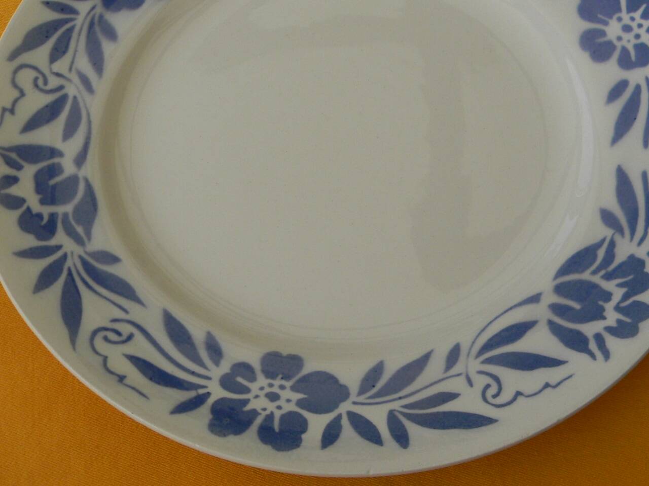 Set of 12 earthenware dessert plates from ORCHIES.