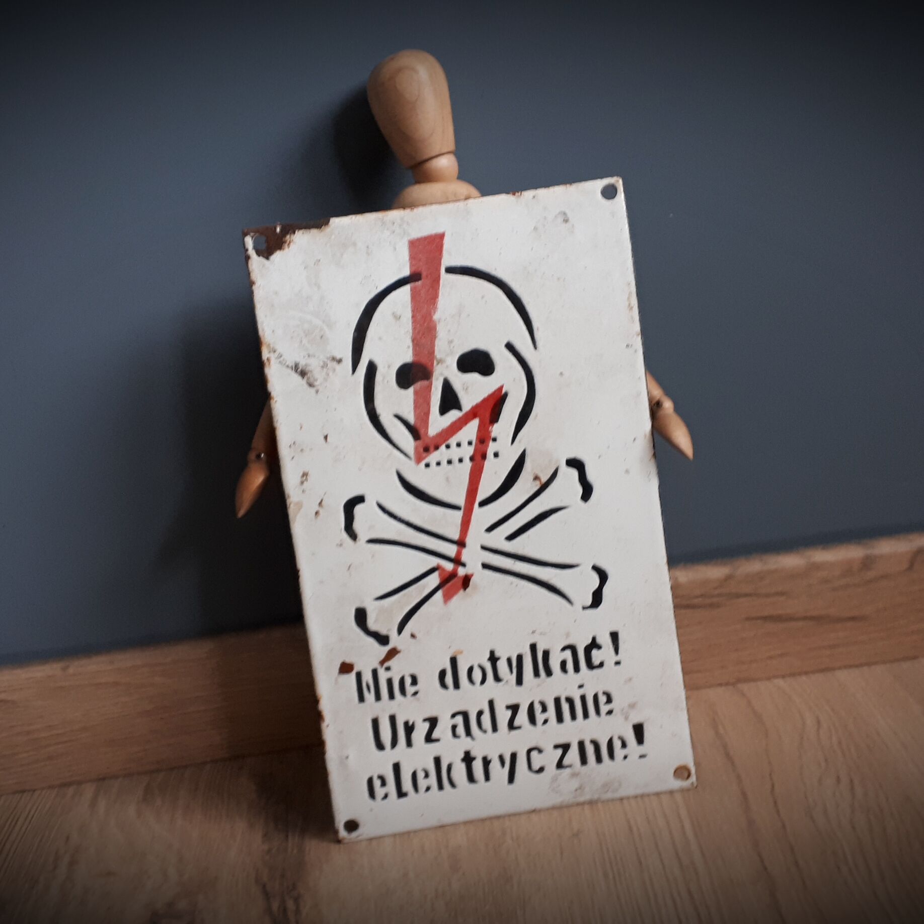 Enamelled plate skull Poland 7