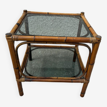 Petite table en bambou et plateau en verre