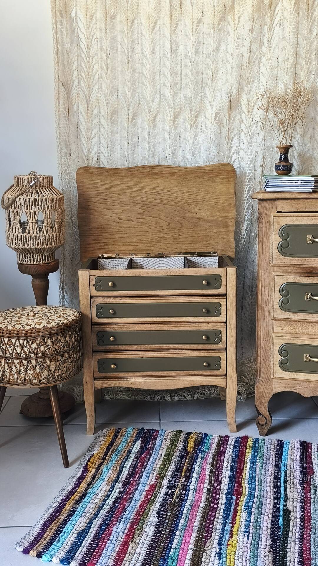 Small chest of drawers/nightstand