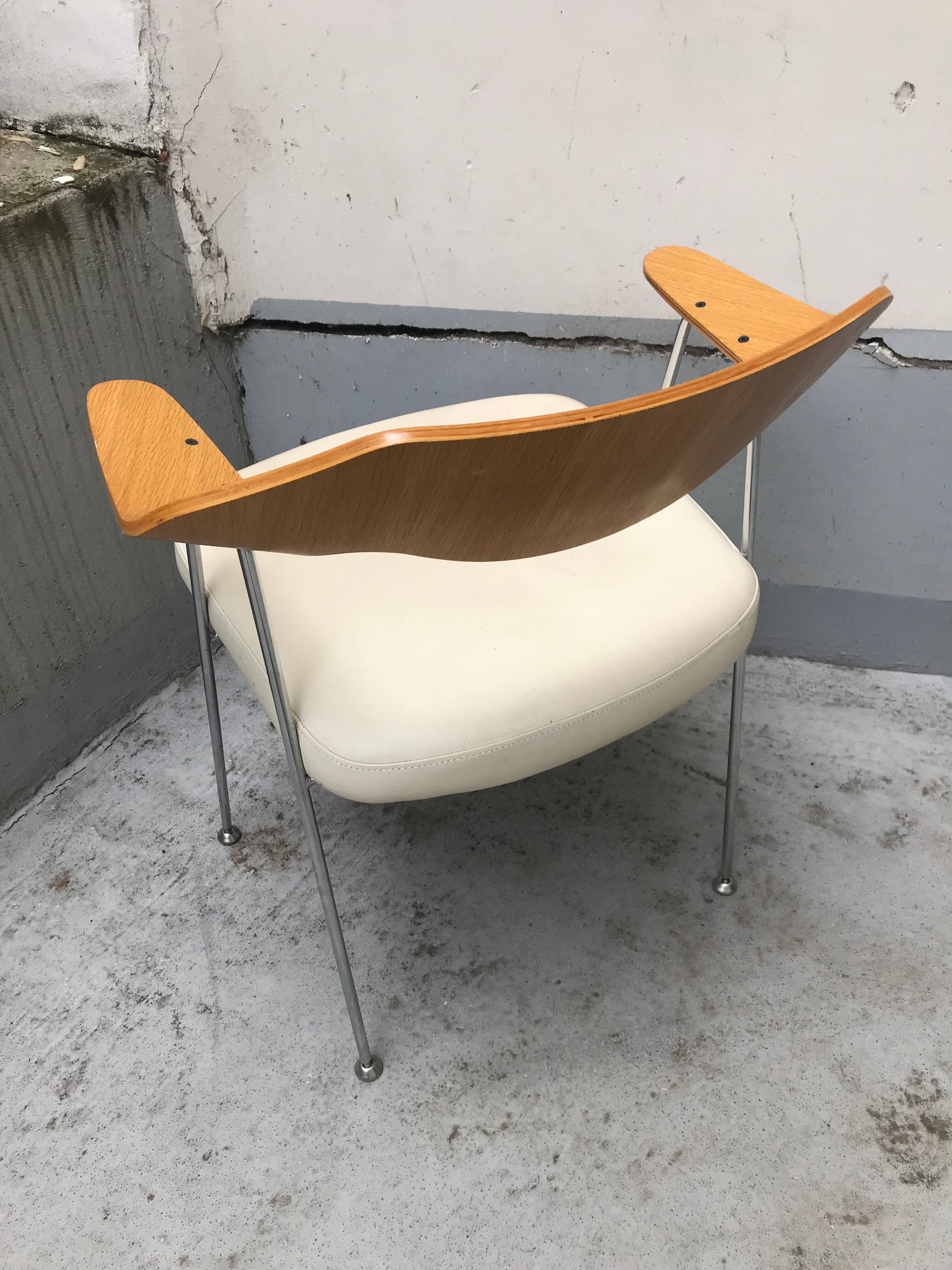 Armchair Robin Day 1980