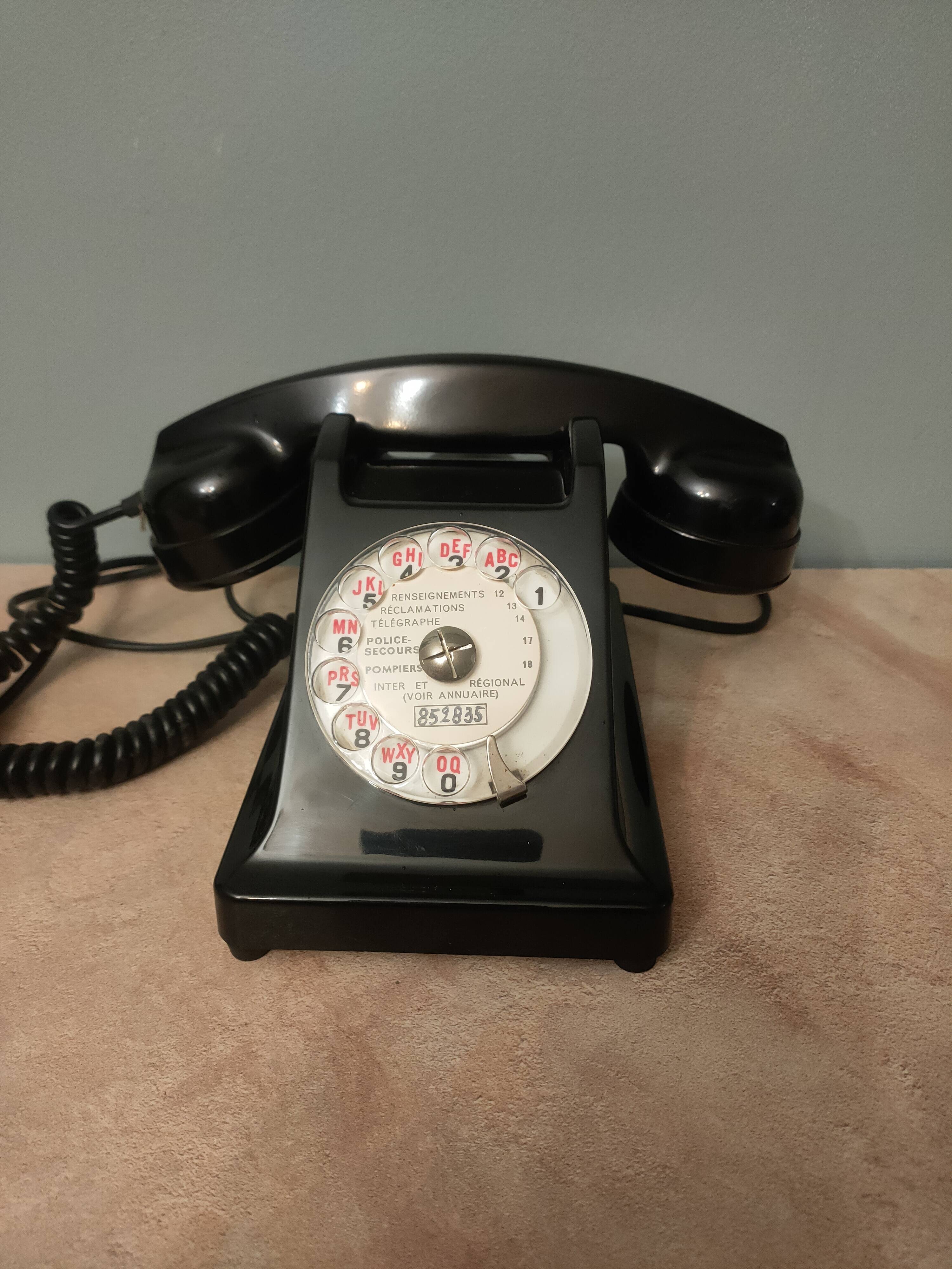 Black bakelite telephone, 1950s