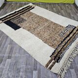 Handmade Berber rug, traditional craftsmanship, size 150 x 250 cm