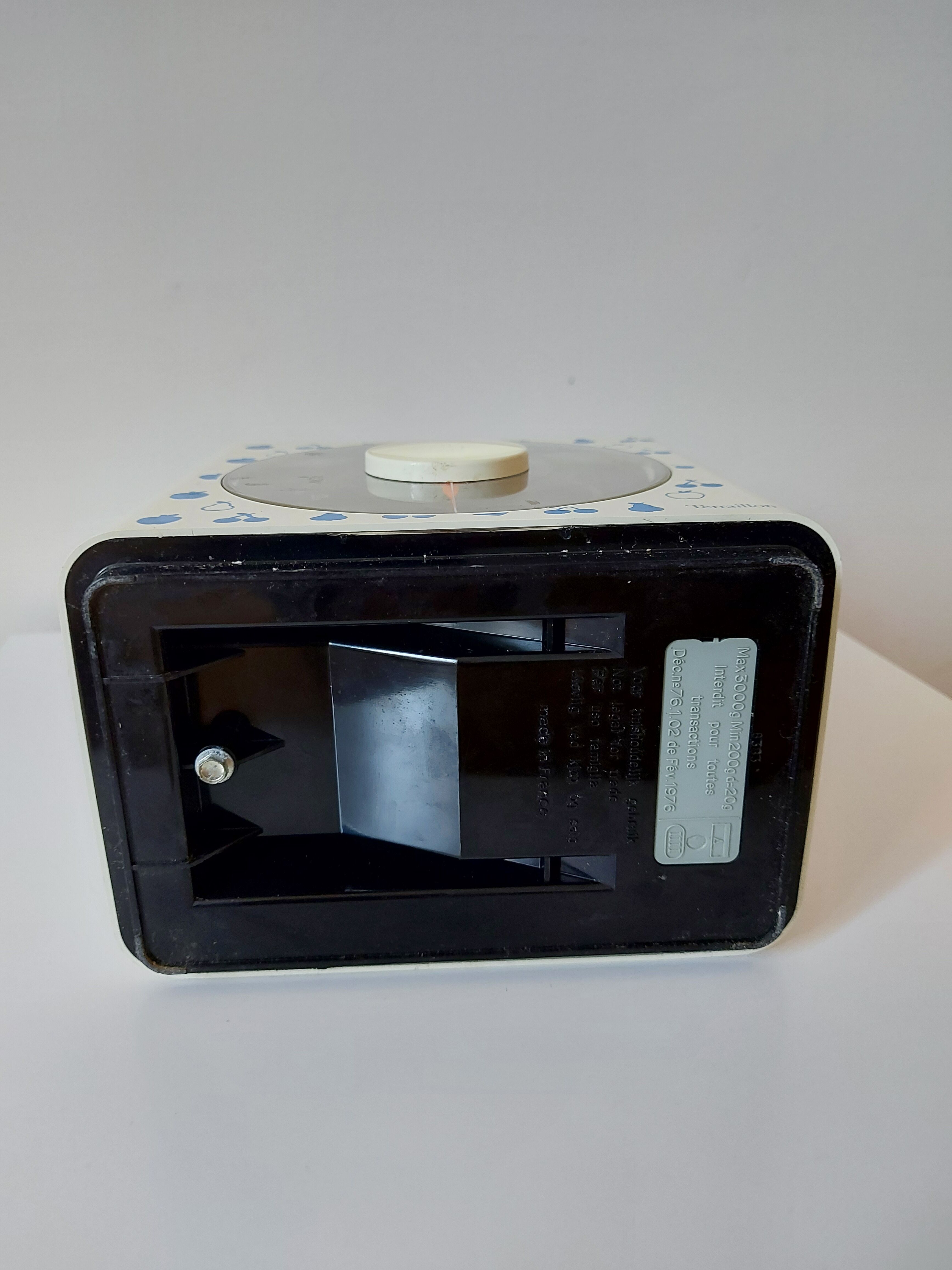 Vintage terraillon scale