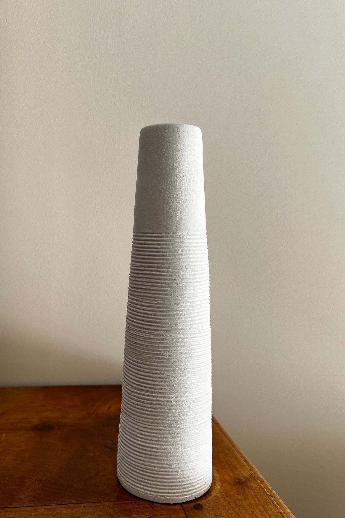 Ceramic sculpture fireplace vase