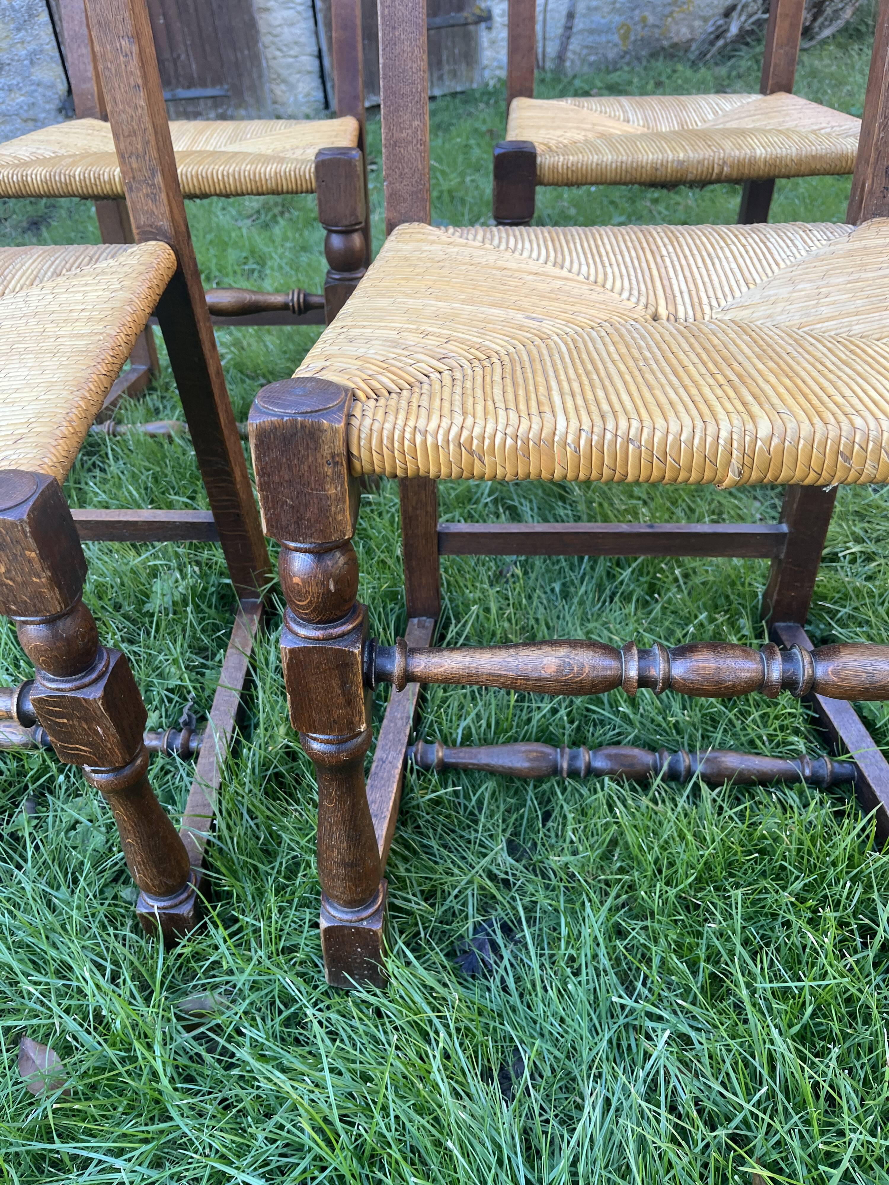 Set of 6 wooden and straw chairs