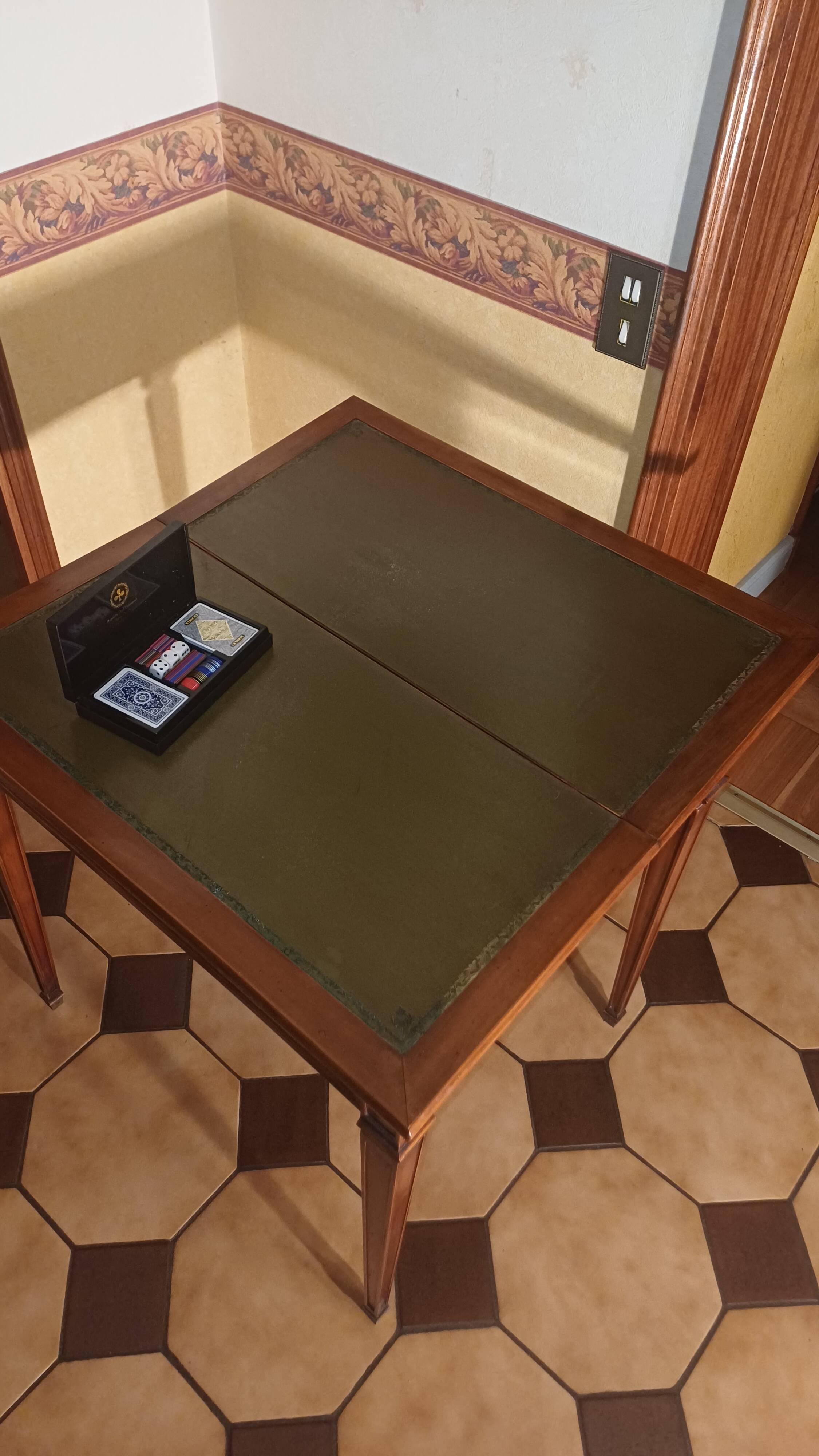 Table de jeux escamotable Louis Philippe
