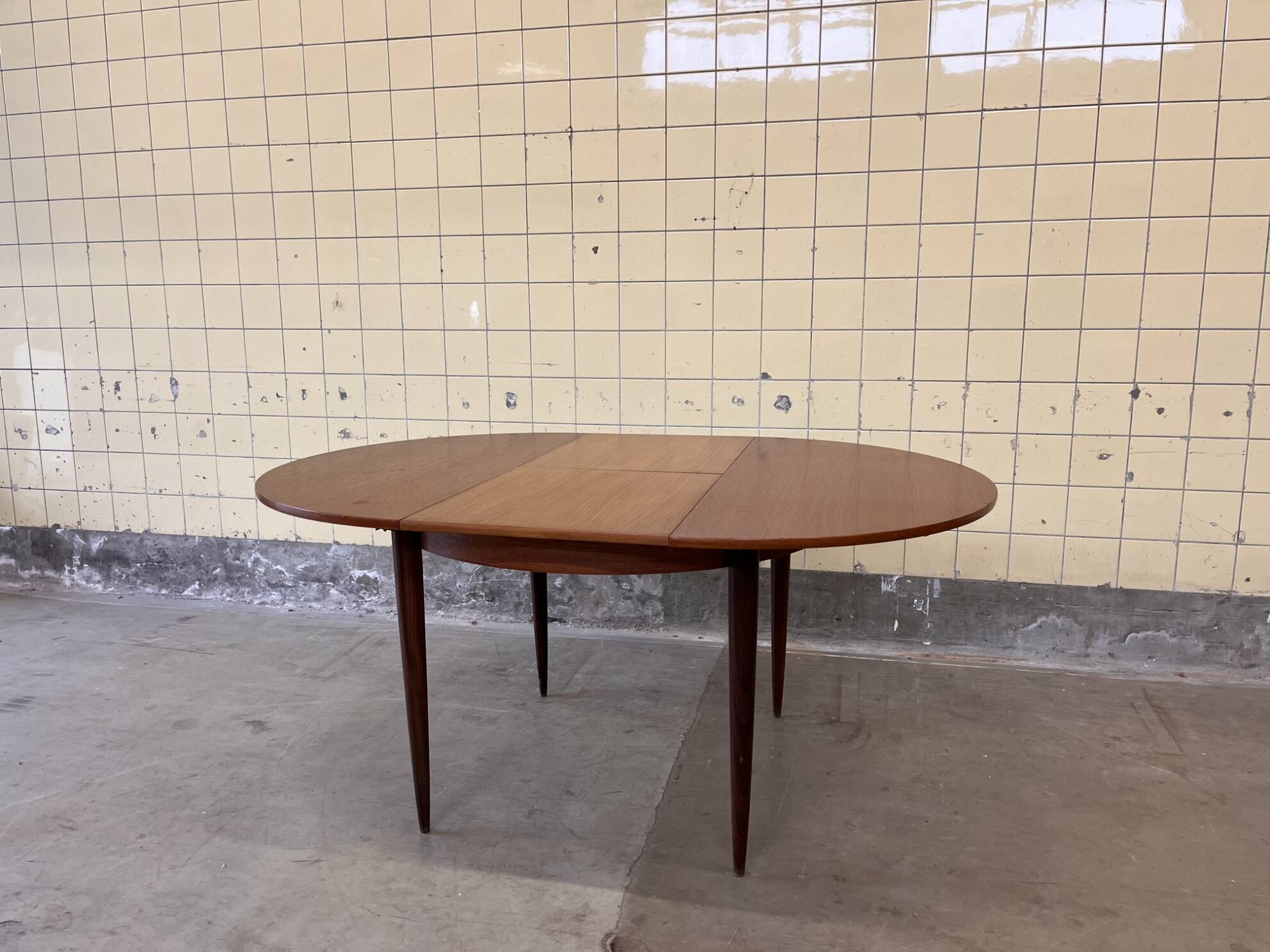 Table à manger ronde extensible en teck vintage