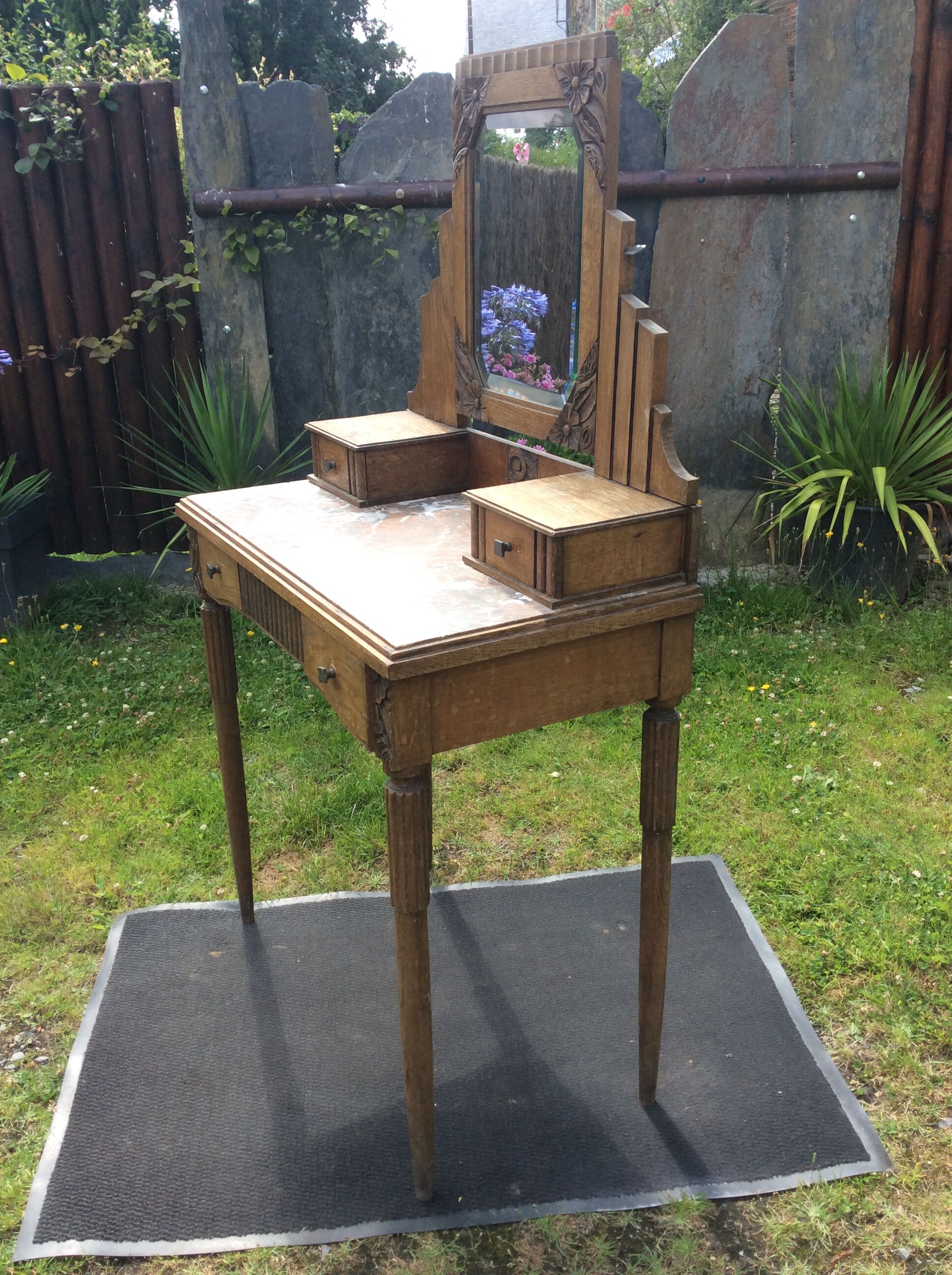 Rococo vintage hairdresser in oak marble top