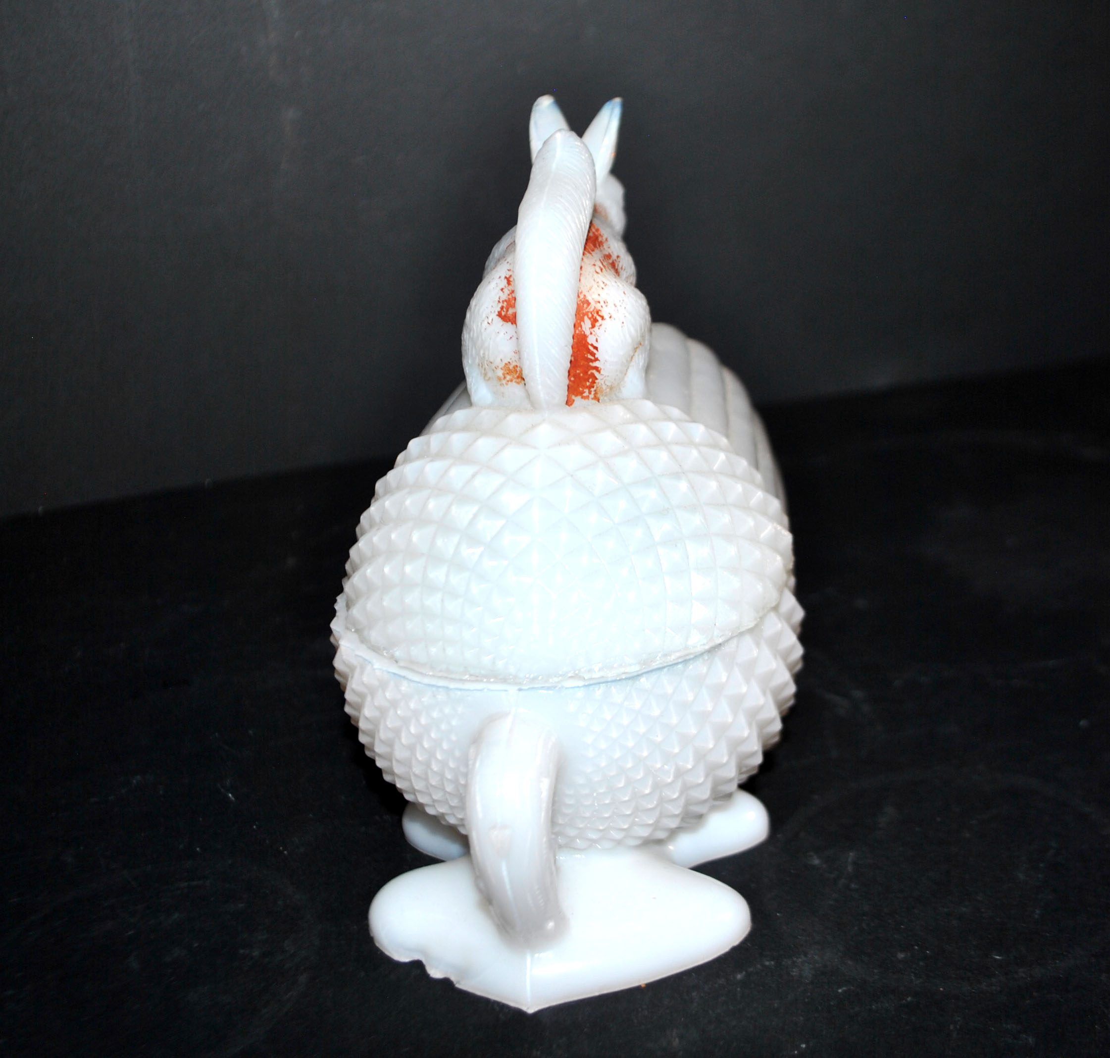 Sucrier écureuil en opaline blanche Vallerysthal, 1910